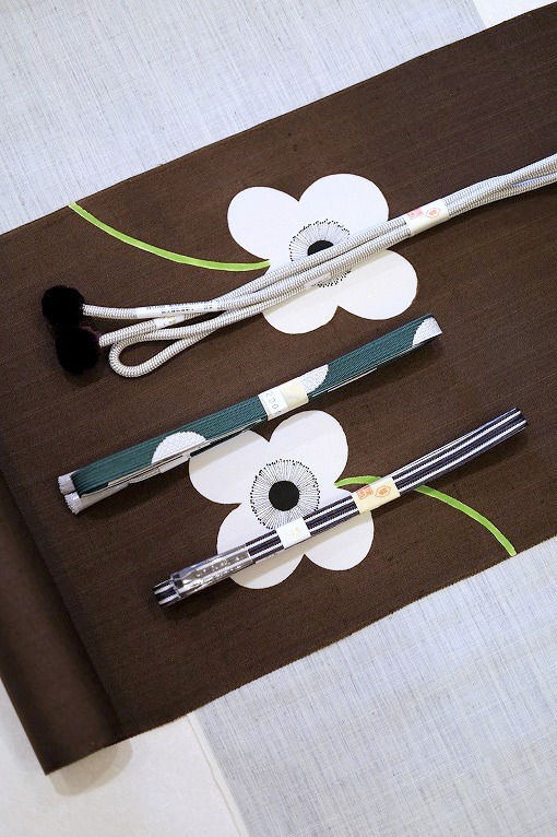 型絵染/九寸名古屋帯 白い花 岡田その子作品