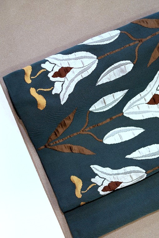 洛風林 正絹 九寸名古屋帯 格子に幾何学文様 ダークネイビー 極美品 紗綾型に松九寸名古屋帯「洛風林」 - 京呉服塚本